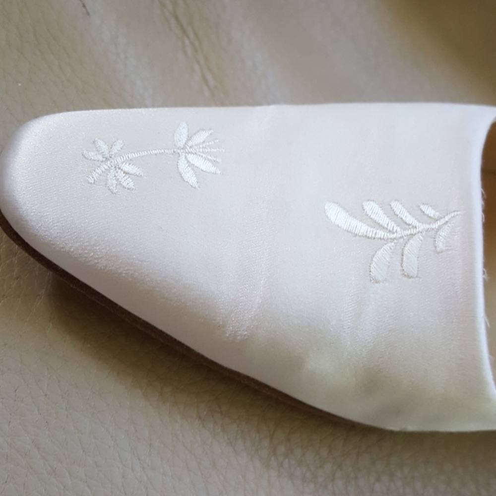 Shoes - Picture 4 of 4